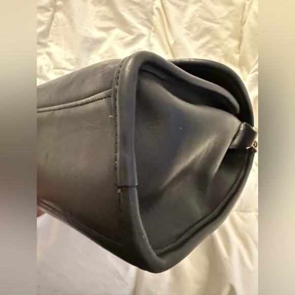 Black Vintage Coach Manor (Style Number 9977) - Picture 7 of 13